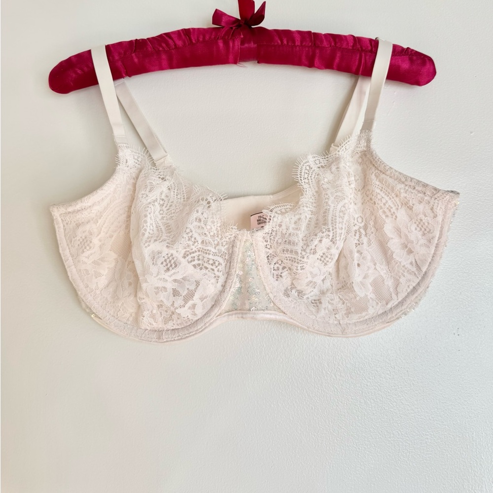 ❌CLEARANCE❌ Victoria's Secret Lace Underwire Bra - Cream